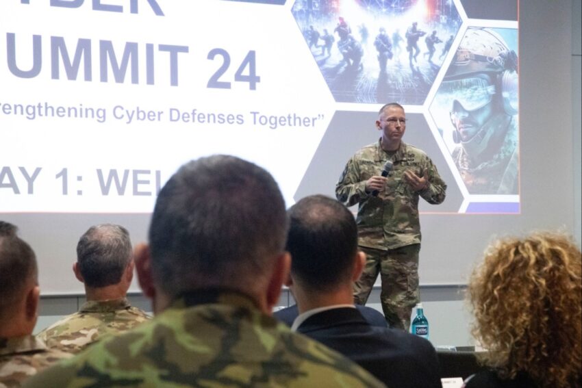 Memperluas jaringan dan mengamankan koneksi: USAREUR-AF menyelenggarakan Cyber ​​Summit 2024 | Artikel